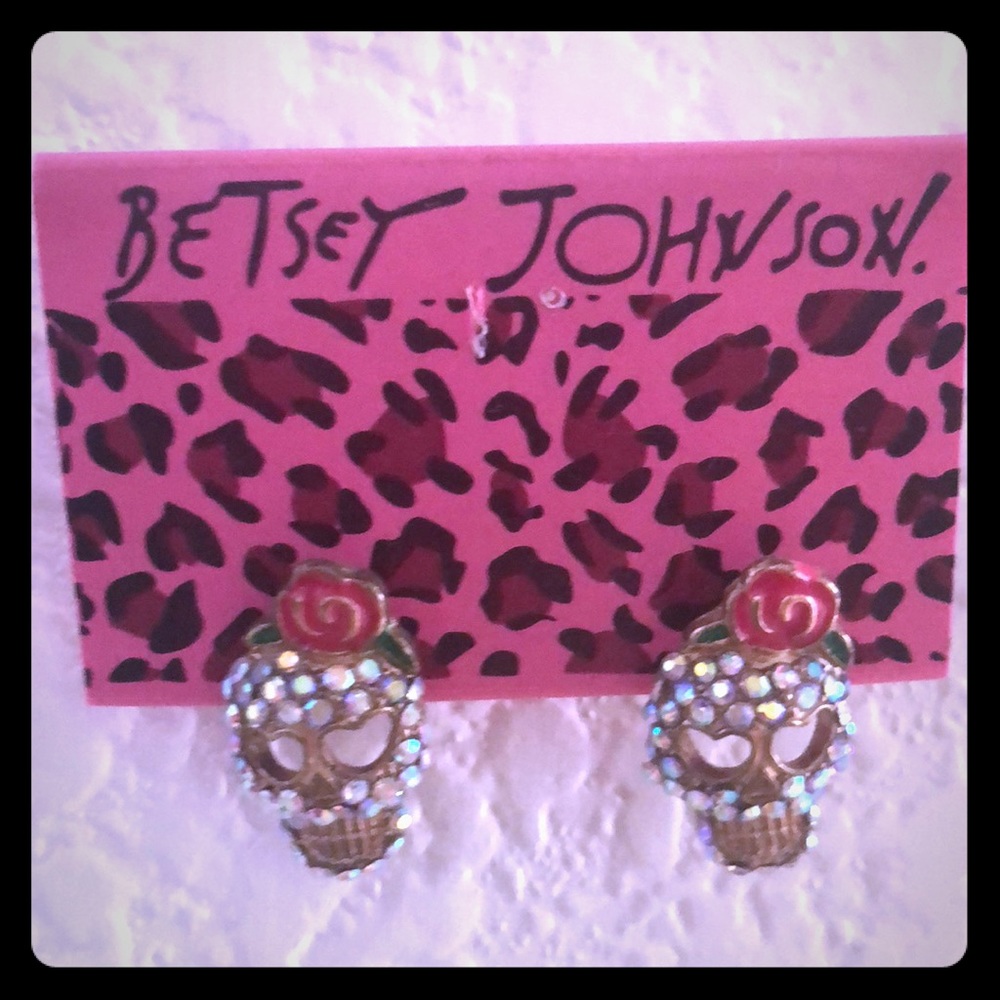 Betsey Johnson Scull Earring 🌹 💀